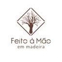 Feito à mão em madeira